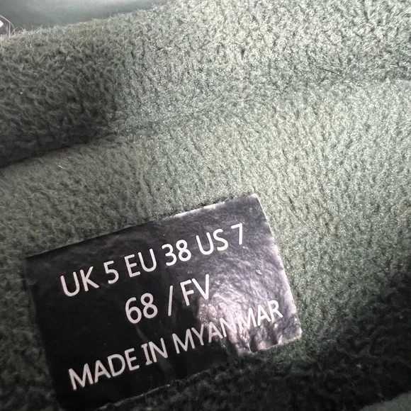 Hunter Intrepid Insulated Short Snow Boots - Women’s Size 7 (EU 38) Dark Green - Picture 9 of 9